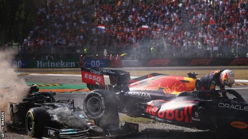 Ricciardo wins after Hamilton & Verstappen crash