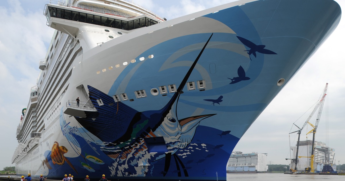 Cruise ship with thousands on board runs aground in Caribbean