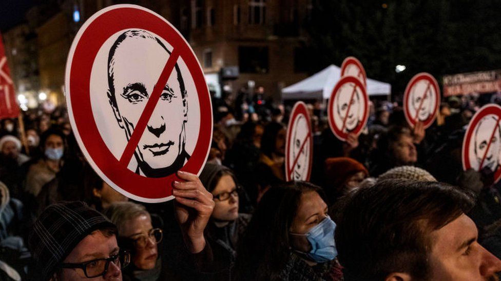 Russian anger as Senator Lindsey Graham calls for Putin's assassination