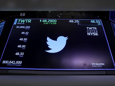 Twitter fires top managers and pauses hiring ahead of $44bn Musk takeover