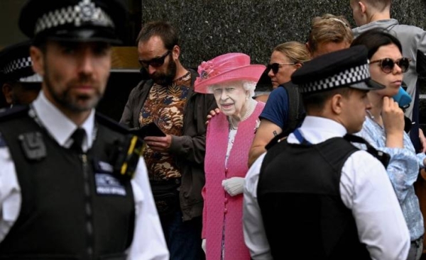 Party, horse race take centre stage at Queen Elizabeth's Jubilee