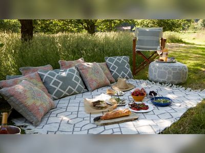 Garden picnic ideas: 11 ways to enjoy a laid-back dining experience outdoors