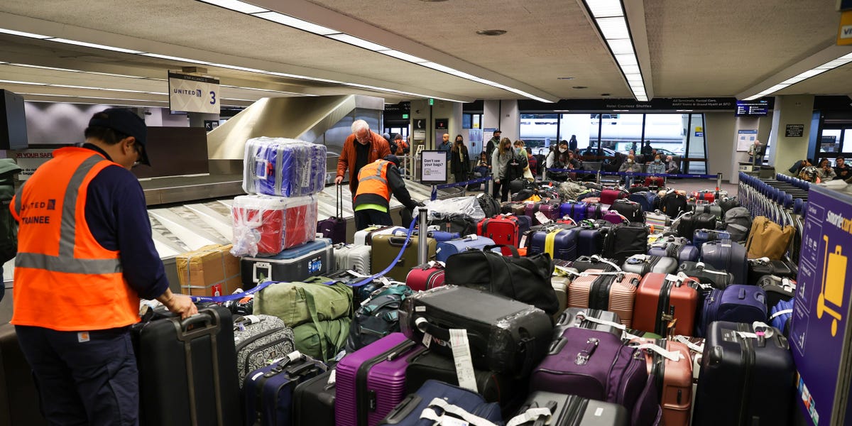 Nearly 3,000 Christmas Eve flights canceled and more than 10,000 delayed in US as brutal winter storms take toll on several states