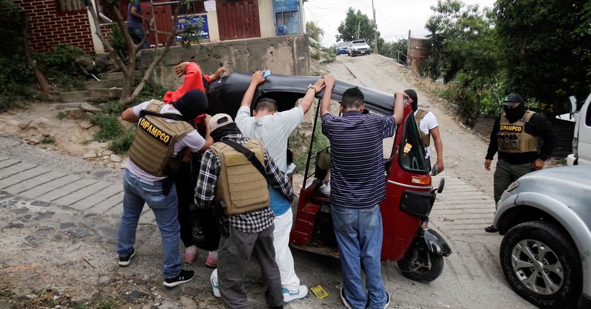 Honduras again extends emergency powers to fight violent gangs